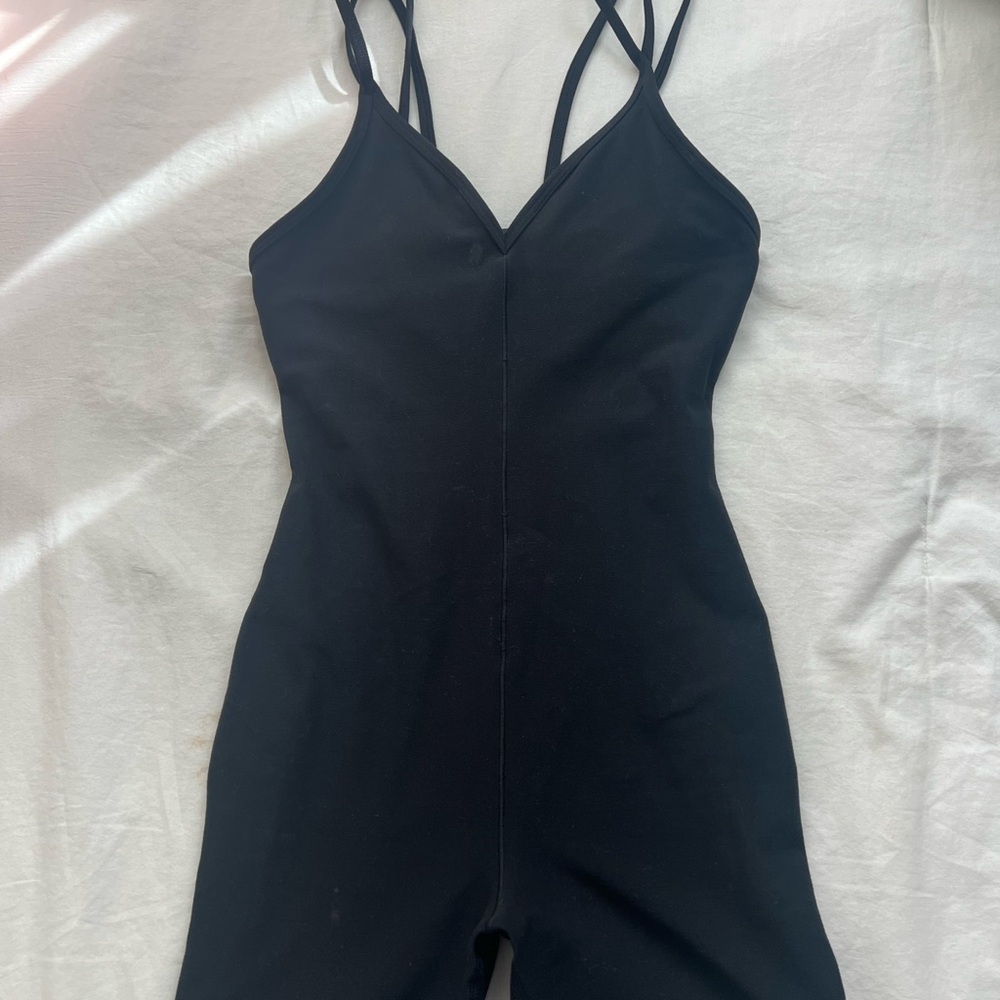 ALO onesie black xxs 💗